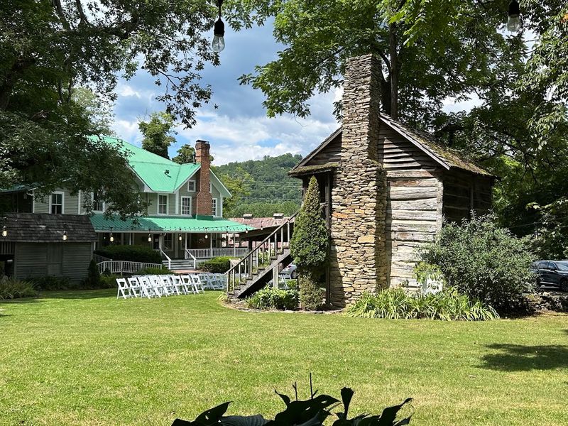 The Mast Farm Inn - Valle Crucis