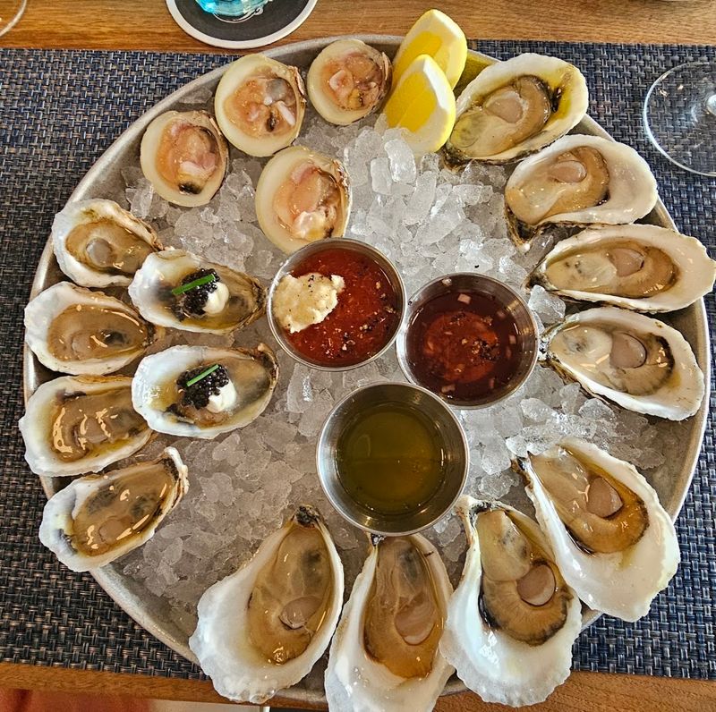 167 Raw Oyster Bar (Charleston)