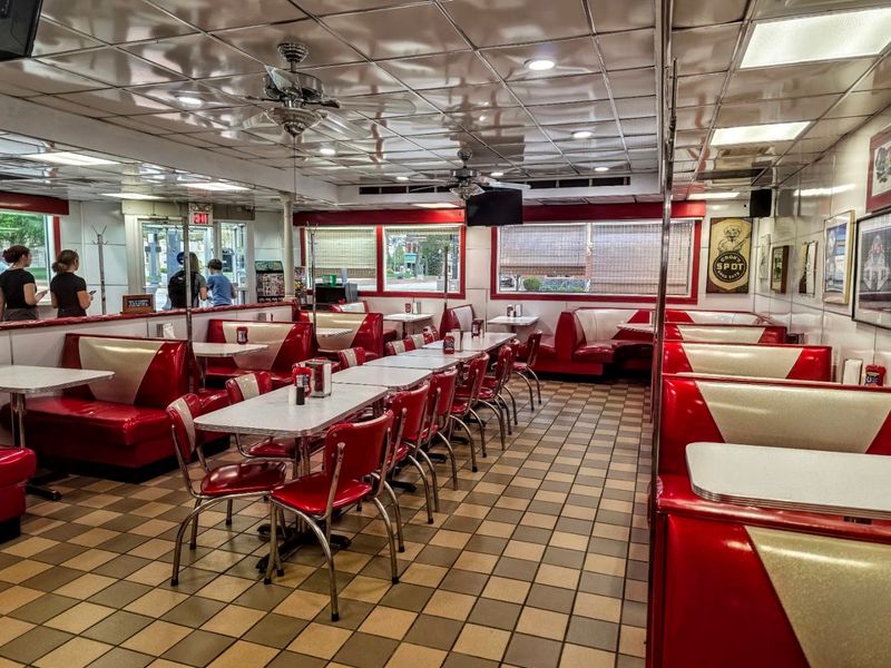 The Spot To Eat &mdash; Sidney