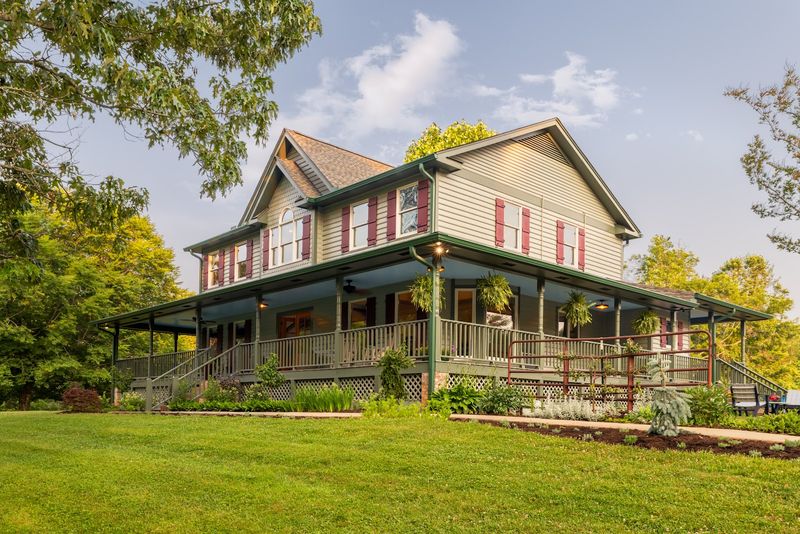 The Inn at Amaris Farms – Weaverville