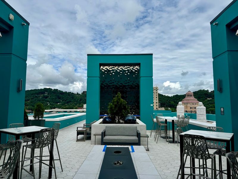 Capella on 9 &ndash; Asheville