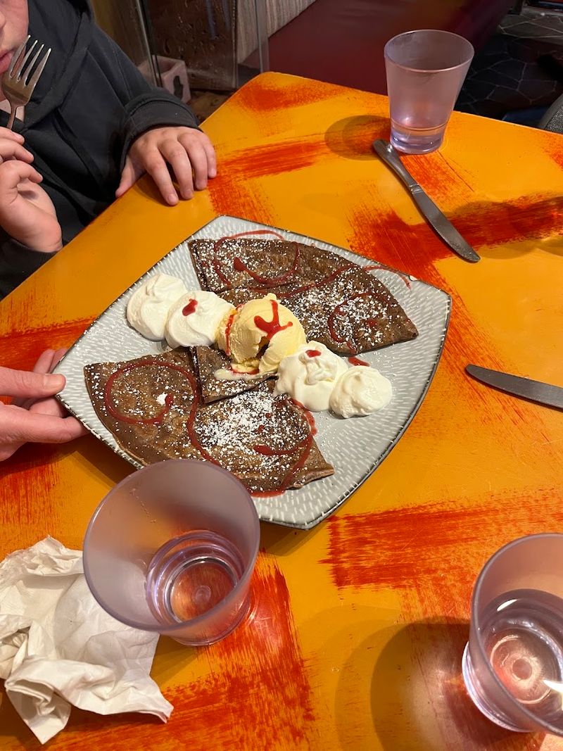 The Famous D&eacute;lice Cr&ecirc;pe Worth Ordering First