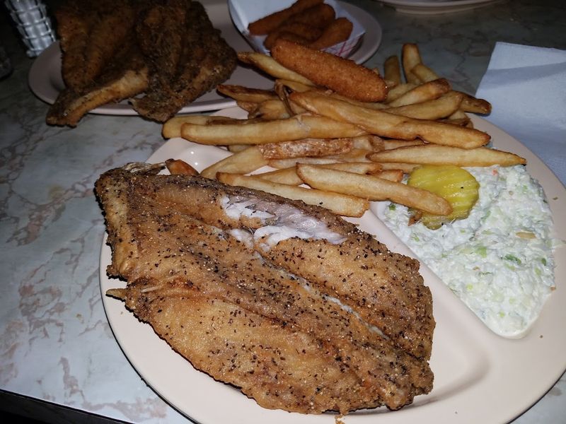 Visitor Info and Tips for Visiting Twin Tops Fish Camp