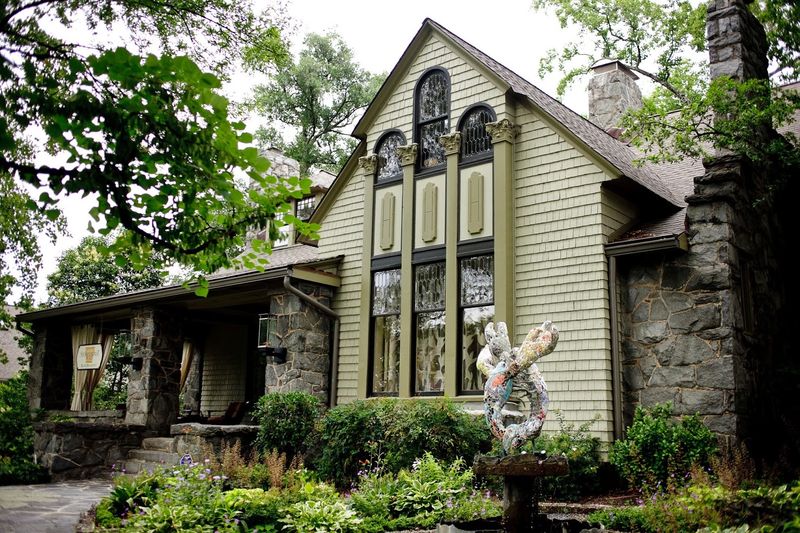 Stonehurst Place Bed & Breakfast &ndash; Atlanta