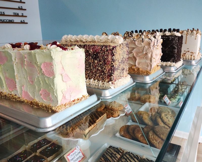 Frosty's Cake & Ice Cream (Brunswick)