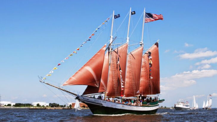 These 10 Virginia Boat Tours Made Us See The State In A Whole New Way