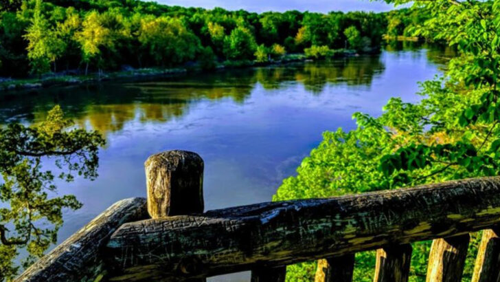 These 11 Iowa Riverwalks Turned an Ordinary Afternoon Into One We&rsquo;d Happily Repeat