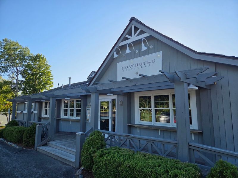 Boathouse Restaurant &ndash; Traverse City