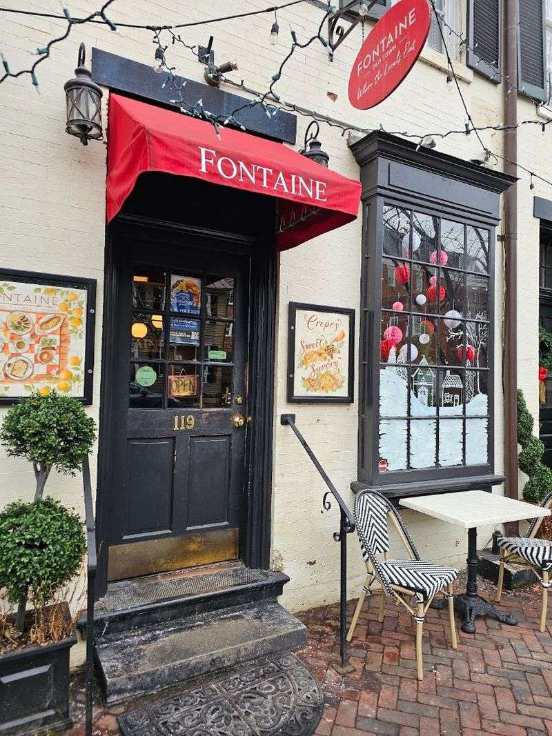 Fontaine Caffe & Creperie — Alexandria