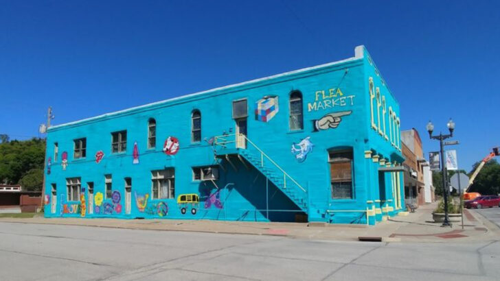 These 12 Indoor Flea Markets in Iowa Are Full of One of a Kind Finds