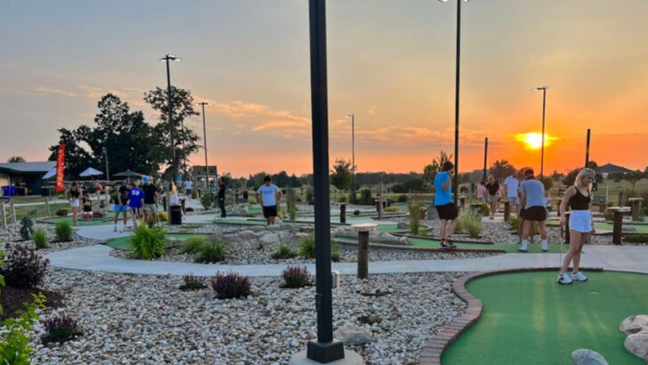 These 12 Iowa Mini Golf Courses Are Fun for Kids and Adults Alike