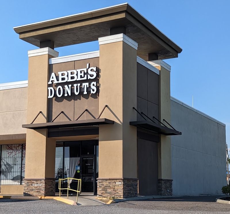A Southwest Florida Donut Institution