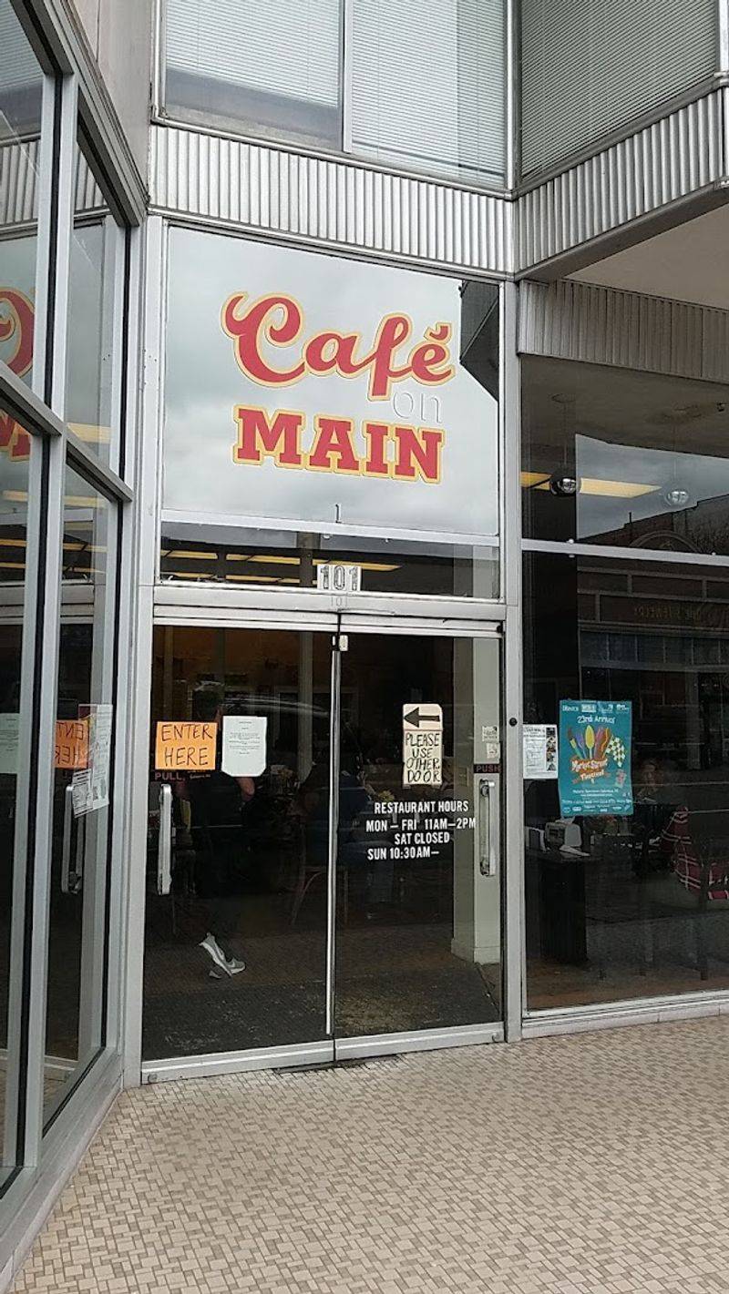 A Downtown Columbus Café Where Lunch Feels Like a Home-Cooked Sunday Meal