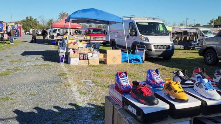 This Pennsylvania Dutch Market Is Where Amish Vendors Craft Everything From Furniture to Fresh-Baked Shoofly Pie
