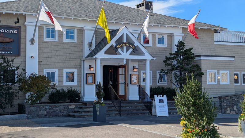 Newport's Coastal Dining Reputation