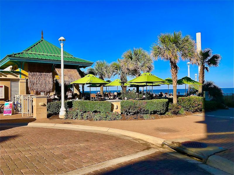 Tortugas Caf&eacute; & Tiki Bar