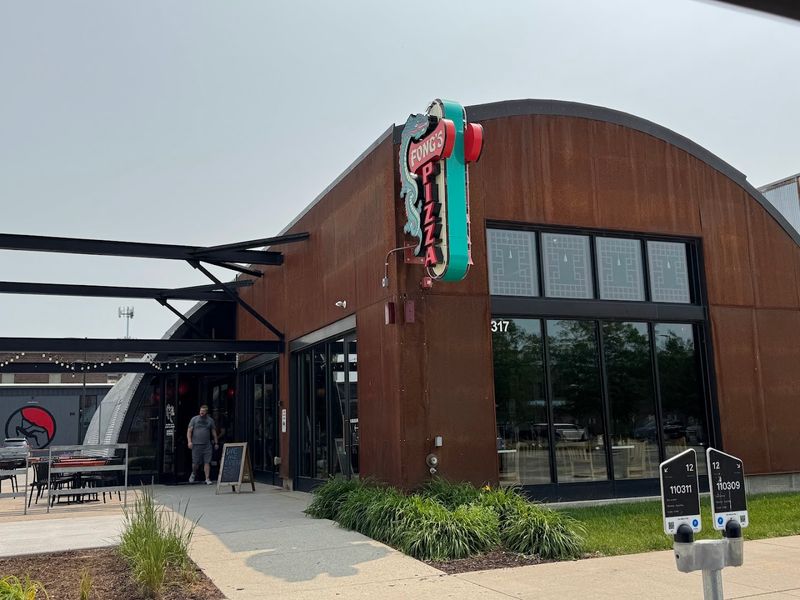 Fong's Pizza (Des Moines)