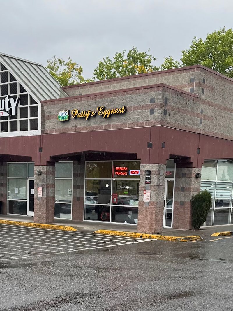 Patty's Eggnest (Tukwila)