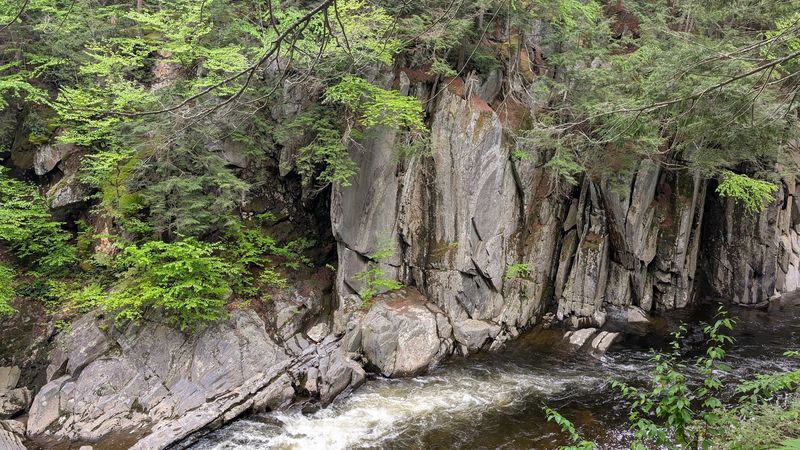 A Natural Cathedral of Stone