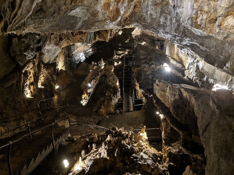 Crystal Cave Park 