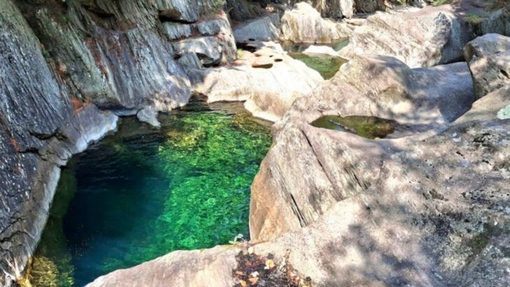 Vermont Is Home To A Stunning Natural Swimming Hole Surrounded By Dramatic Rock Formations