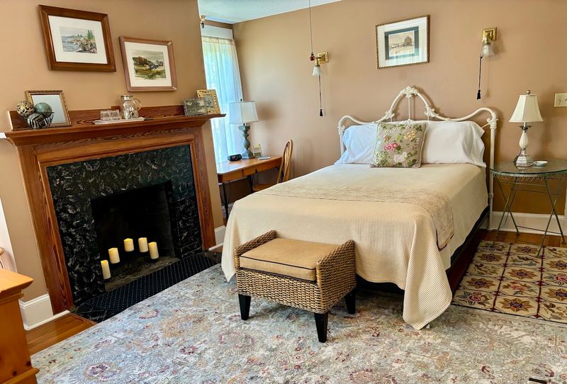 Thurston House Bed & Breakfast – Maitland