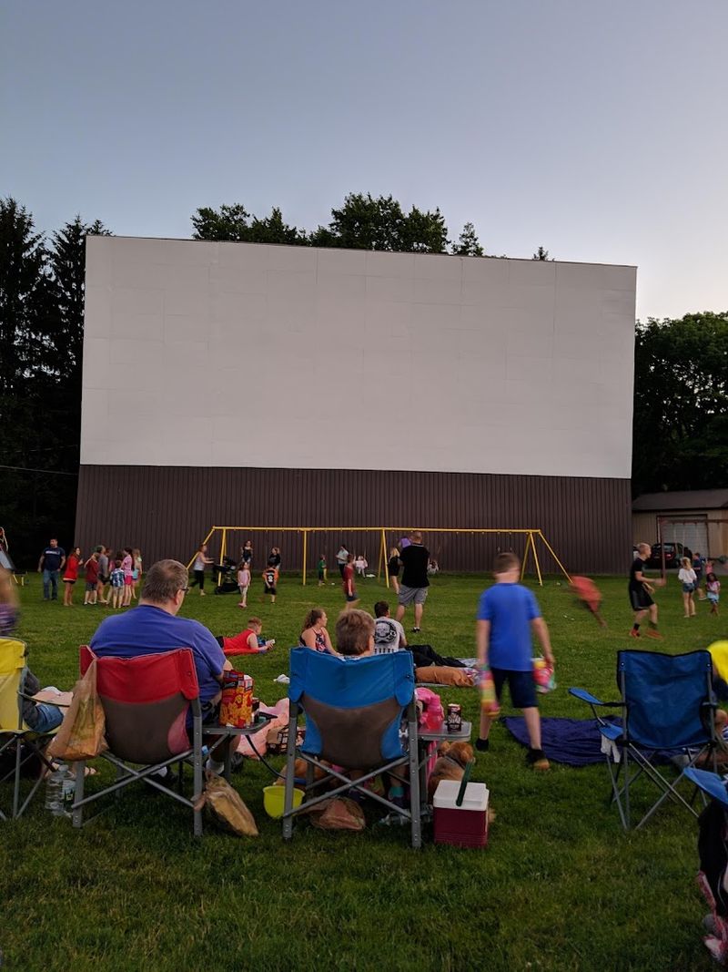 Silver Lake Twin Drive-In &mdash; Perry, New York