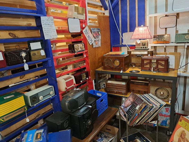 Antique Collectibles and Nostalgic Treasures Around Every Corner