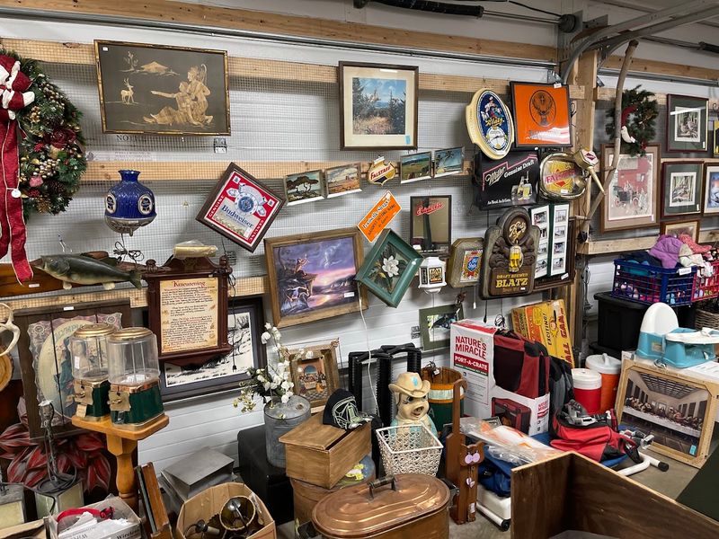Shaggy's Indoor Flea Market - Dubuque, Dubuque County