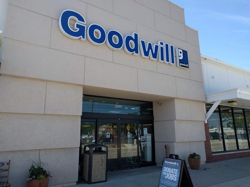 Goodwill Superstore (Metro Detroit &ndash; multiple locations)