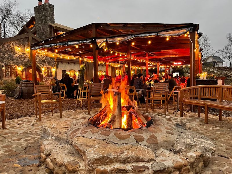 Candlelit Dinners Turn Dinner Into an Experience