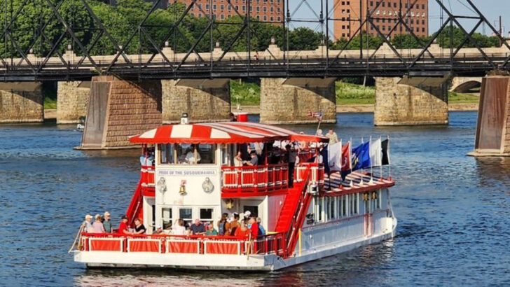 We Didn&rsquo;t Expect Pennsylvania Boat Tours To Be This Scenic Until We Tried These 10