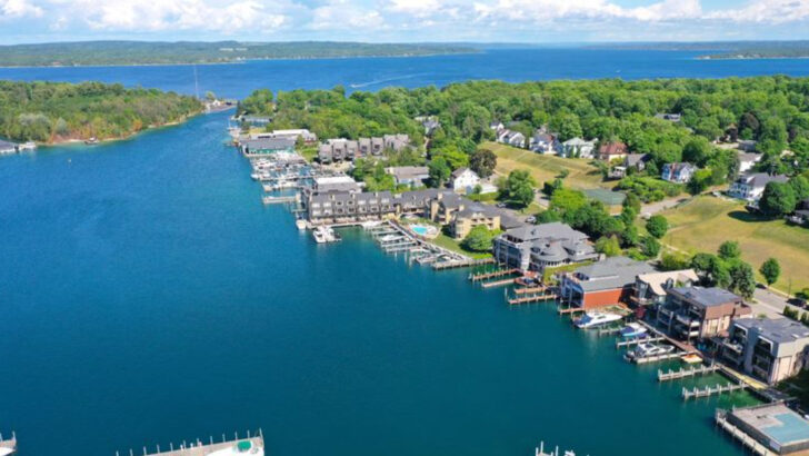 We Didn&rsquo;t Expect These 10 Michigan Towns To Feel So Peaceful