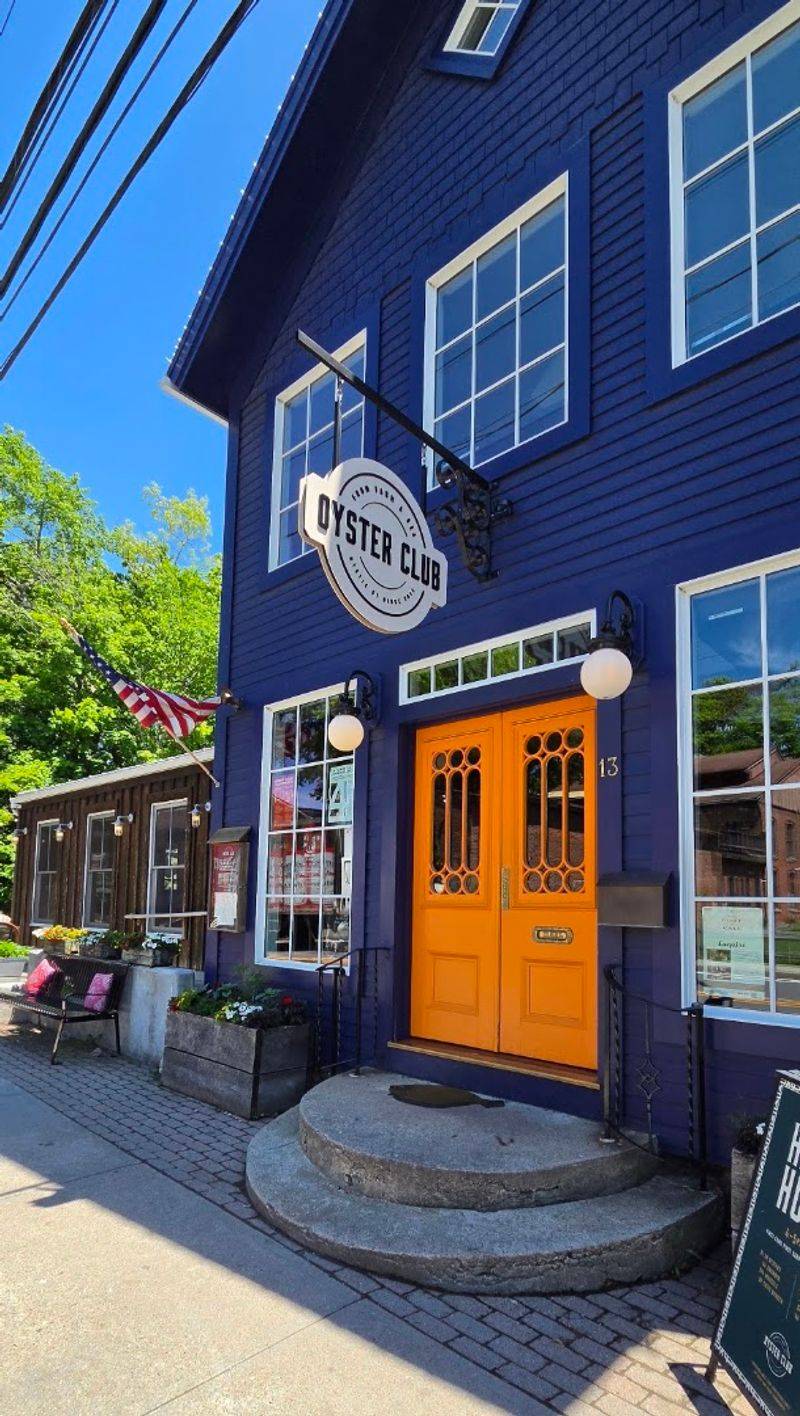 Oyster Club &mdash; Mystic