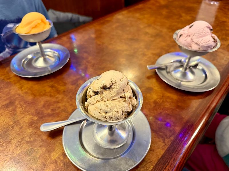 Eddie's Sweet Shop &mdash; Flushing