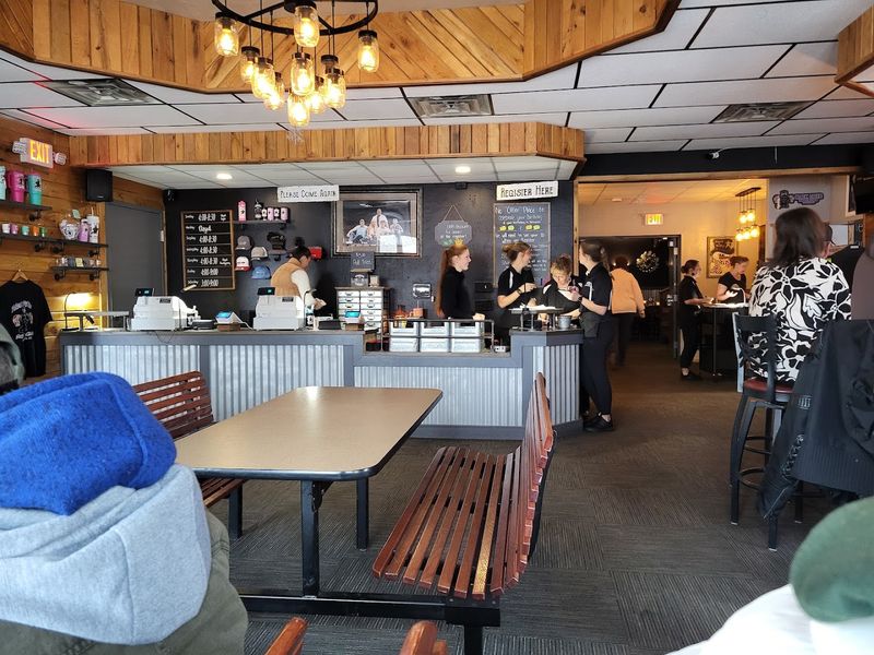 Old-School Dining System and Atmosphere