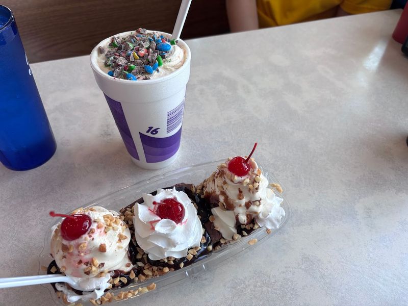 Goldie's Ice Cream Shoppe - Prairie City