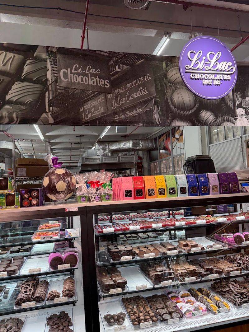 Visitor Info and Tips for Visiting Li-Lac Chocolates Factory