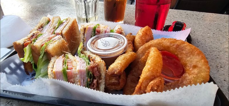 Sandbar Bar & Grill - Muskegon, Muskegon County