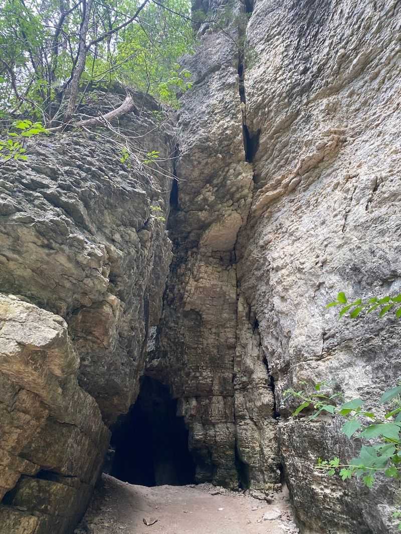 Ice Cave Hill Park - Decorah Ice Cave