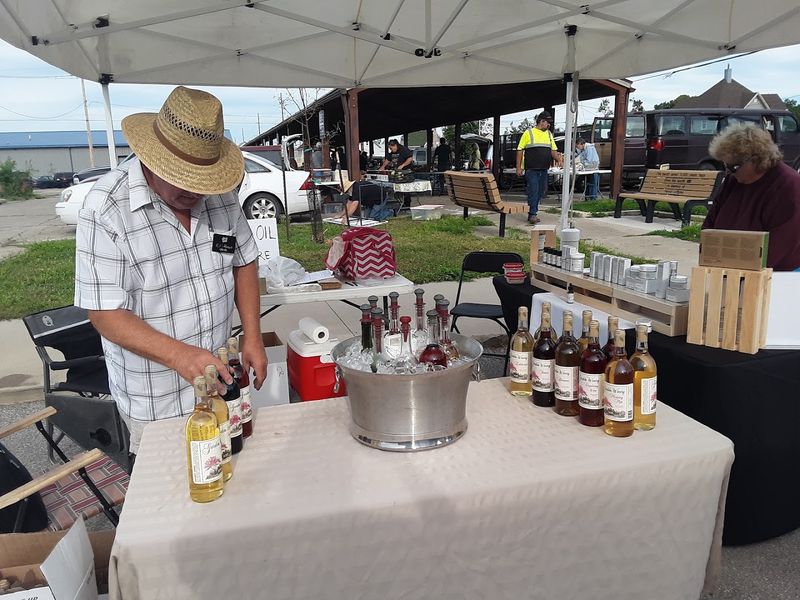 Cartwright Flea Market - Marshalltown, Marshall County