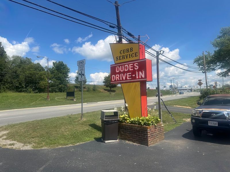 Dude's Drive In