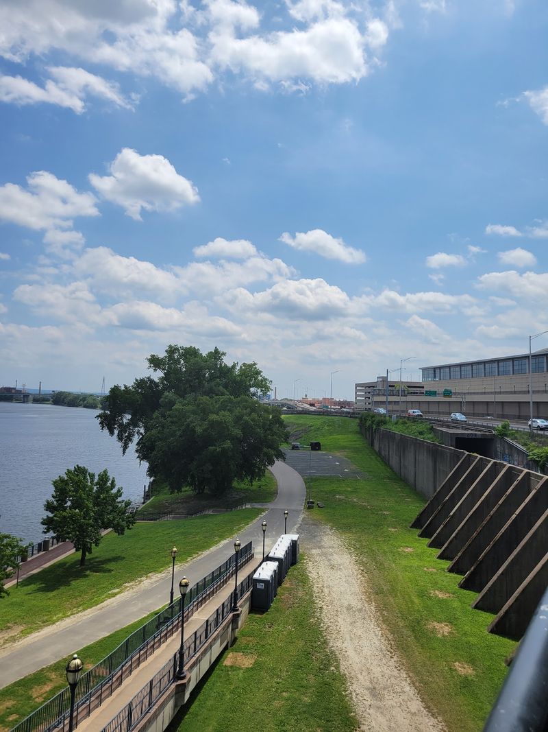 Riverfront Recapture Riverwalk - Hartford/East Hartford
