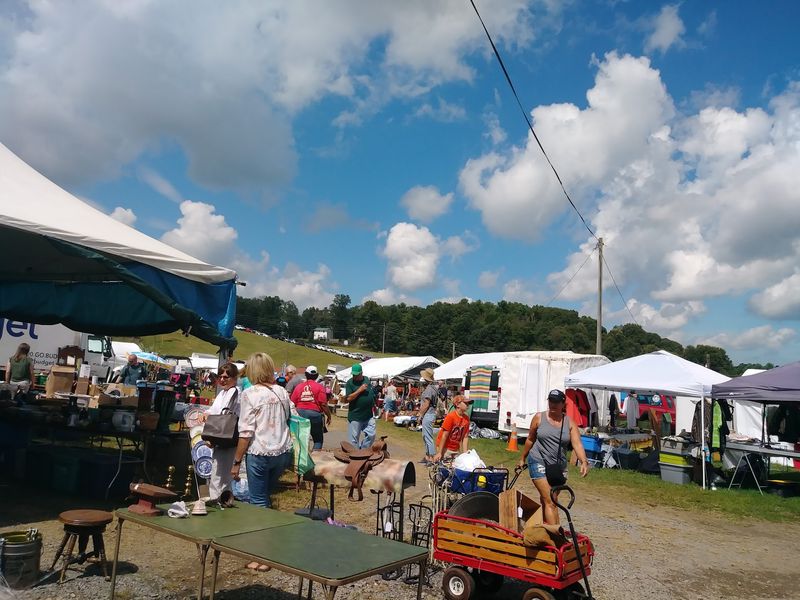 Hundley Flea Market - Hillsville