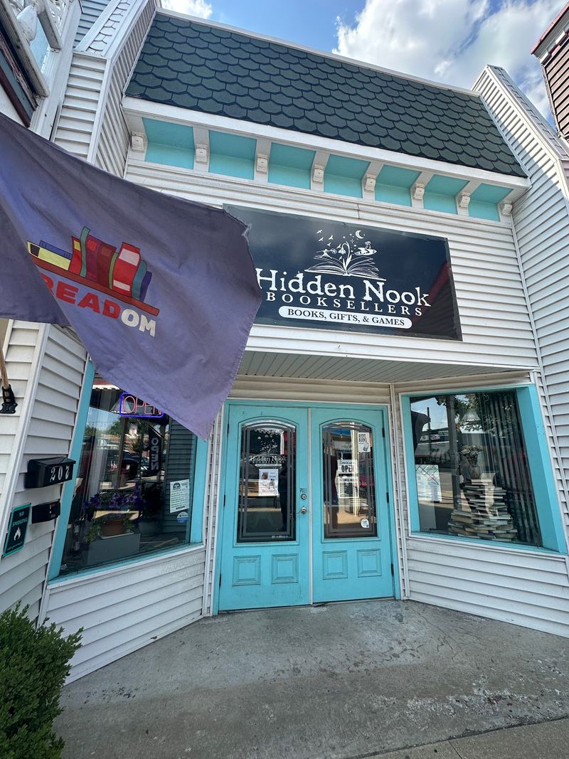 Hidden Nook Booksellers (Grayling)