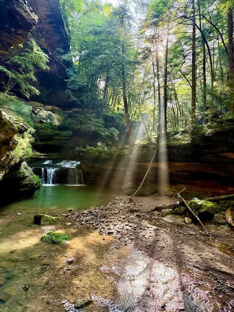 Hocking Hills - Cedar Falls, Old Man's Cave & a Hearty Logan Meal