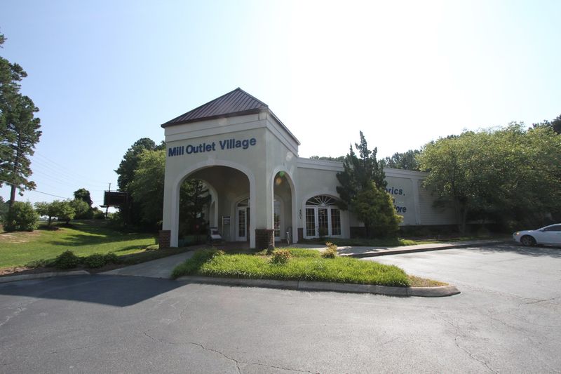 Mill Outlet Village - Raleigh