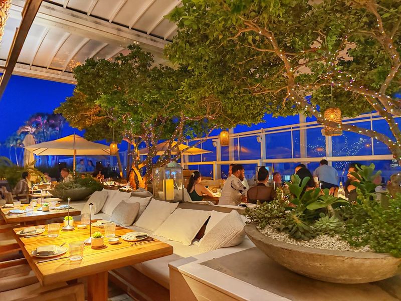 Watr at the 1 Rooftop - Miami Beach