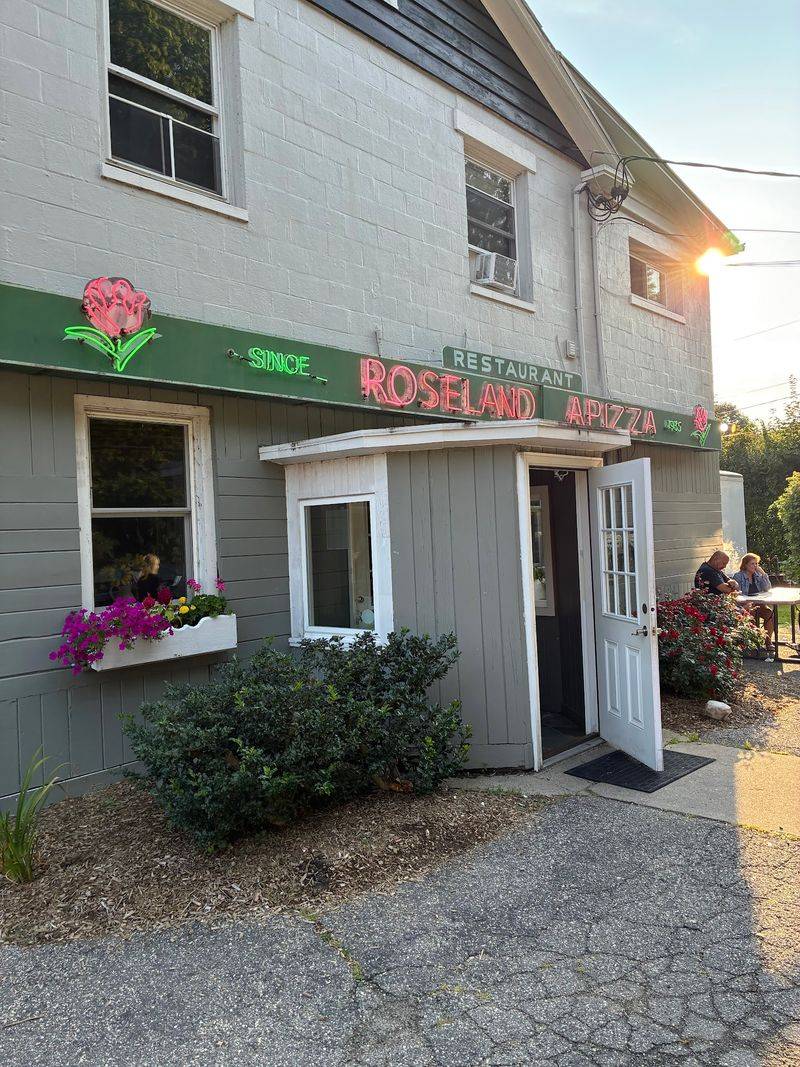 8. Roseland Apizza - Derby