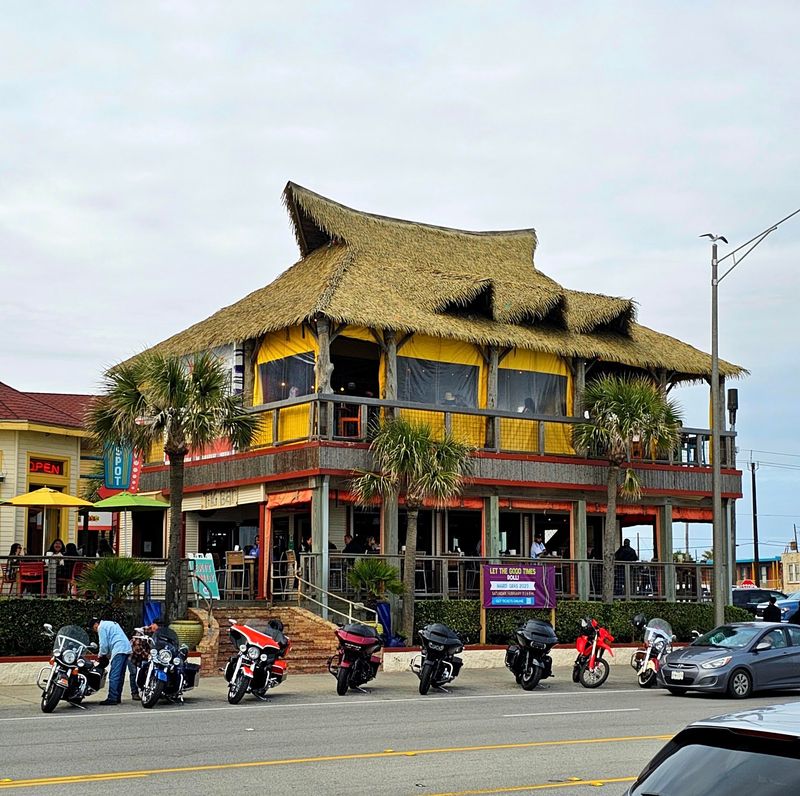 10. A Flexible Stop From Lunch to Late Evening